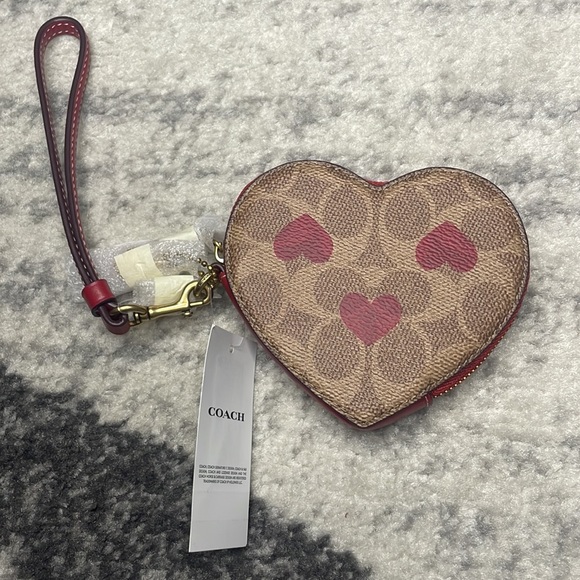 NWT Coach Heart Wristlet - Picture 7 of 8